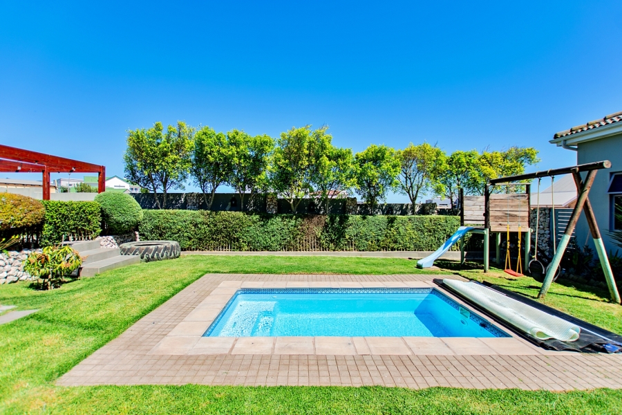 5 Bedroom Property for Sale in Myburgh Park Western Cape